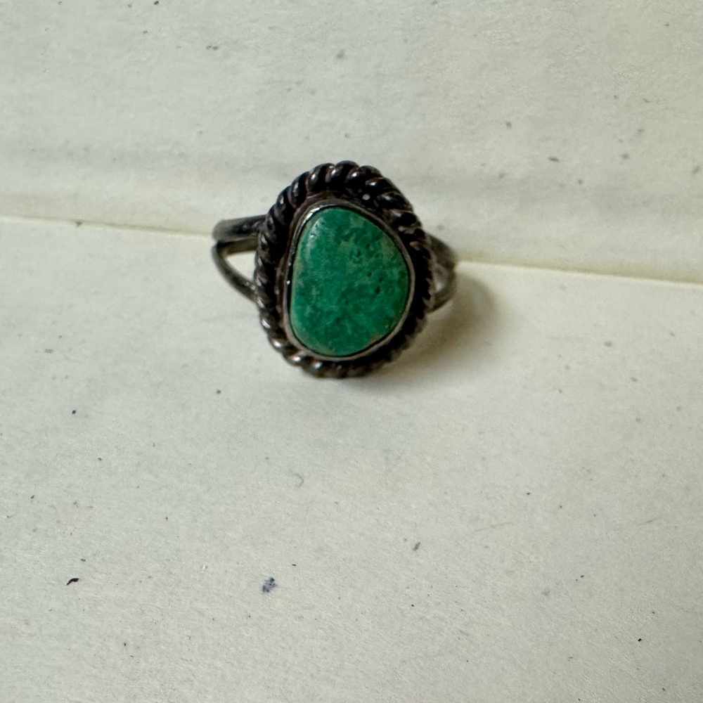 Vintage Native American Navajo turquoise and sterling ring sz 6.5